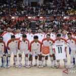 Berikut beberapa alternatif judul untuk "20 Pemain Futsal Dipanggil Jalani Pelatnas SEA Games 2025":

1. "20 Pemain Futsal Terpilih untuk Pelatnas SEA Games 2025"
2. "Daftar 20 Pemain Futsal yang Dipanggil untuk Pelatnas SEA Games 2025"
3. "20 Atlet Futsal Siap Ikuti Pelatnas Menyambut SEA Games 2025"
4. "Pelatnas SEA Games 2025: 20 Pemain Futsal Terpilih"
5. "Tim Futsal Nasional: 20 Pemain Dipilih untuk Pelatnas SEA Games 2025"
6. "Persiapan SEA Games 2025: 20 Pemain Futsal Dipanggil untuk Pelatnas"
7. "Futsal SEA Games 2025: Pemanggilan 20 Pemain untuk Pelatnas"
8. "20 Bintang Futsal Indonesia Bergabung dalam Pelatnas SEA Games 2025"
9. "Tim Futsal Indonesia Menyusun Strategi: 20 Pemain Dipanggil untuk Pelatnas"
10. "Toward SEA Games 2025: 20 Pemain Futsal Memulai Pelatnas"
11. "Pelatnas Futsal untuk SEA Games 2025: Siapakah 20 Pemain yang Terpilih?"
12. "Futsal SEA Games 2025: 20 Pemain Resmi Mulai Pelatnas"
13. "Menghadapi SEA Games 2025, 20 Pemain Futsal Dipanggil untuk Pelatnas"
14. "Pelatnas SEA Games 2025 Dimulai dengan Pemanggilan 20 Pemain Futsal"
15. "20 Pemain Futsal Terpilih Masuki Pelatnas Menuju SEA Games 2025"
16. "Persiapan SEA Games 2025: 20 Pemain Futsal Bergabung dalam Pelatnas"
17. "21 Pemain Futsal Siap Berjuang di Pelatnas untuk SEA Games 2025"
18. "20 Pemain Futsal untuk Pelatnas: Membentuk Tim Menuju SEA Games 2025"
19. "20 Pemain Bintang Futsal Indonesia Dipastikan Ikut Pelatnas SEA Games 2025"
20. "Pelatnas Futsal SEA Games 2025: Siap dengan 20 Pemain Terpilih